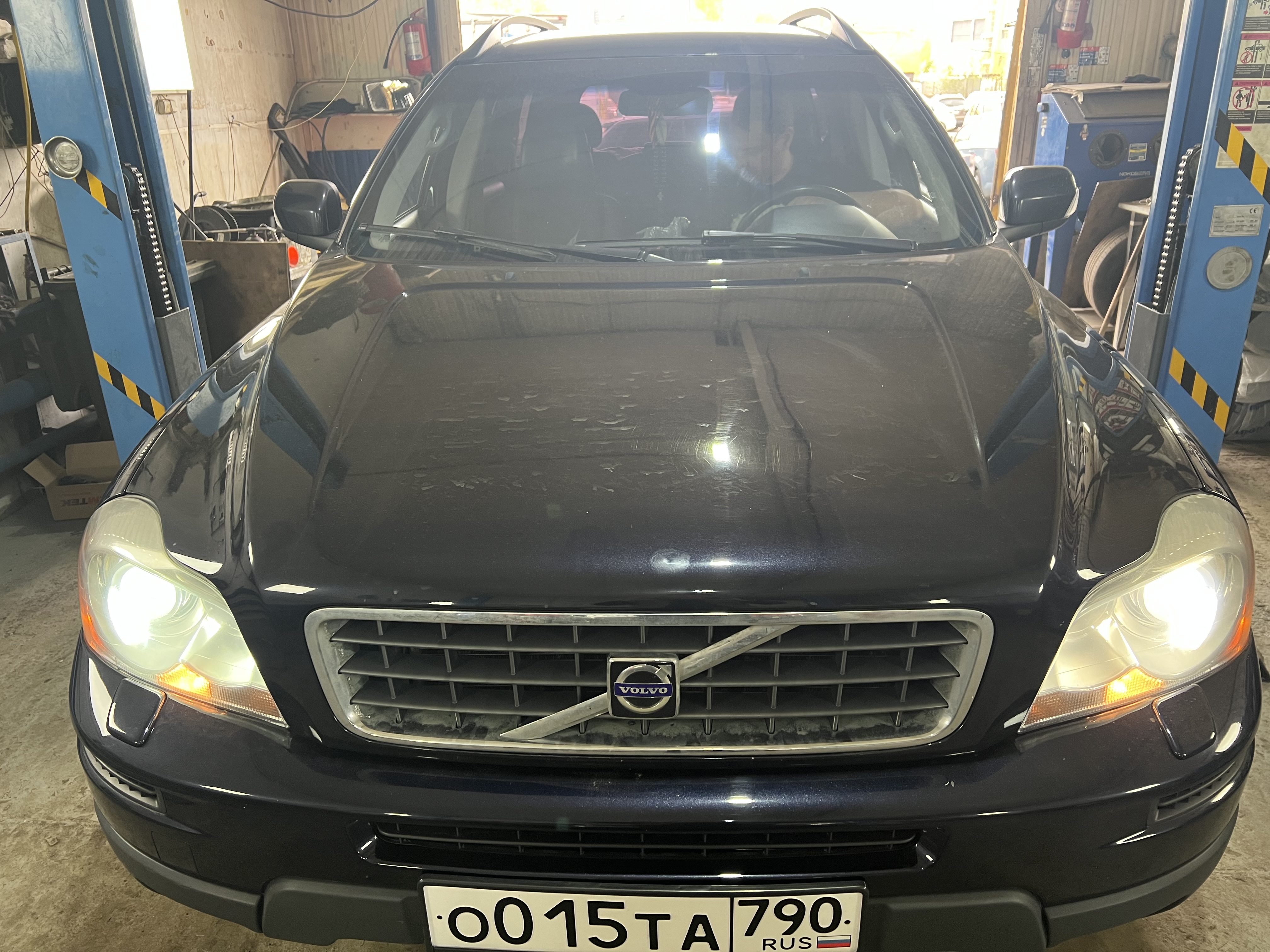 VOLVO XC90